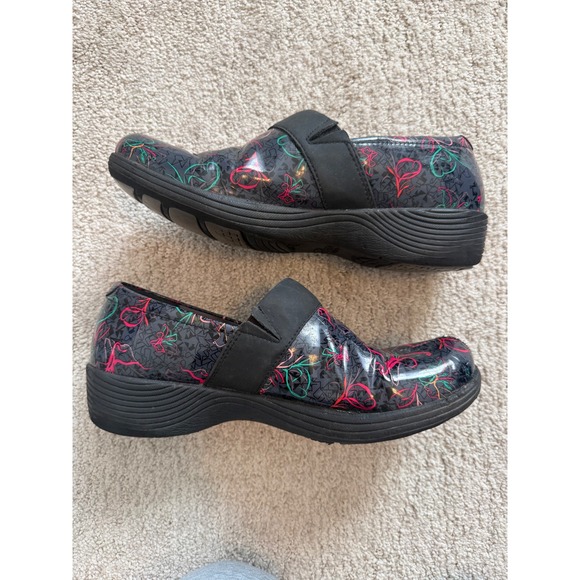 Dansko Gray with Floral Designs Size 38 – Seasoned Veterans Ready for Round 2! - Picture 3 of 10